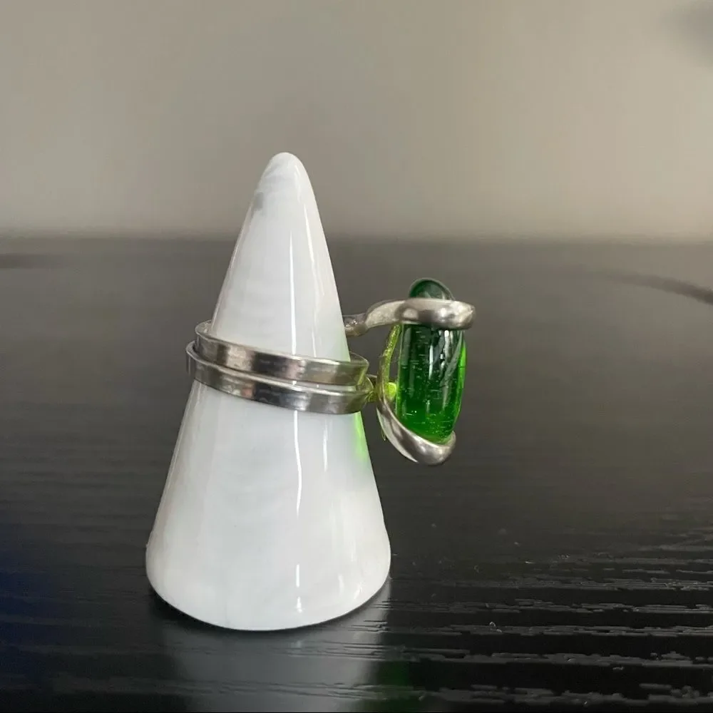 Unique Green Ring with Silver Wire, 7.5